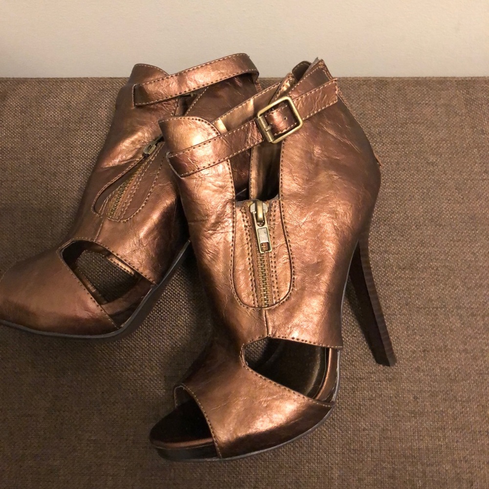Delicious Metallic Bronze Platform Bootie Heels